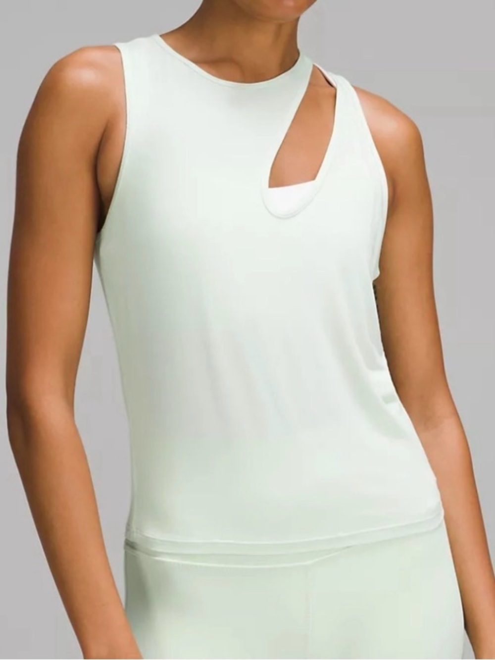 NWT Lululemon Shoulder Cut Out Yoga Tank Size 8 color Kohlrabi Green